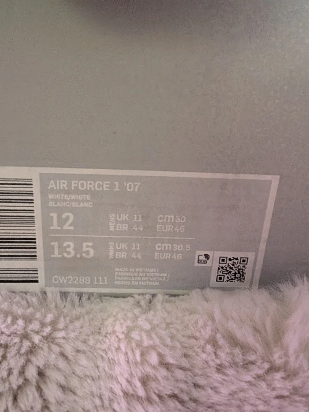 Nike Air Force 1 '07 White Low Men’s Size 12 With OG Damanged Box